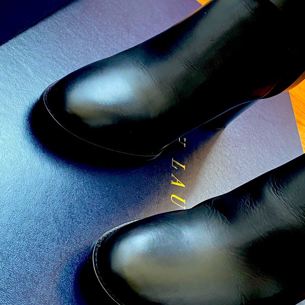 Ralph Lauren Collection- “Mela” tall Black calfskin boots, stretch gore panels. - Picture 10 of 13